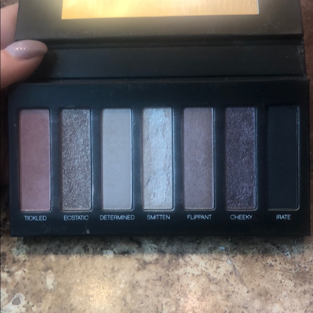 Younique Addiction 3 pallet